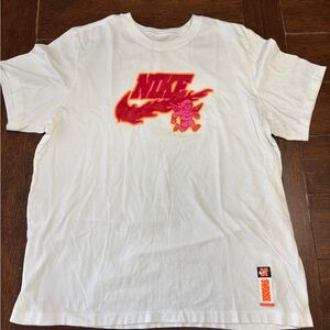 Men’s Nike White Tee with Red and Orange Graphic. Size XL